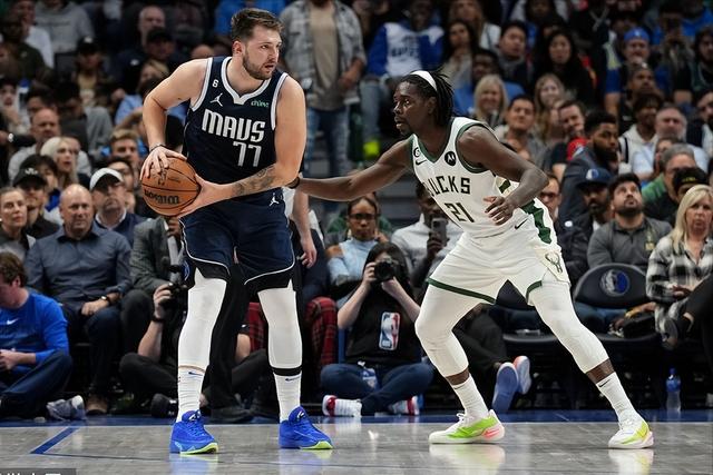 15分！周琦关键罚球率队反超 攻防状态不理想